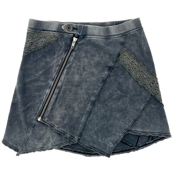 Free People XS Charcoal Mini Skirt Asymmetrical Zipper Lace Boho Grunge Style - Picture 1 of 9